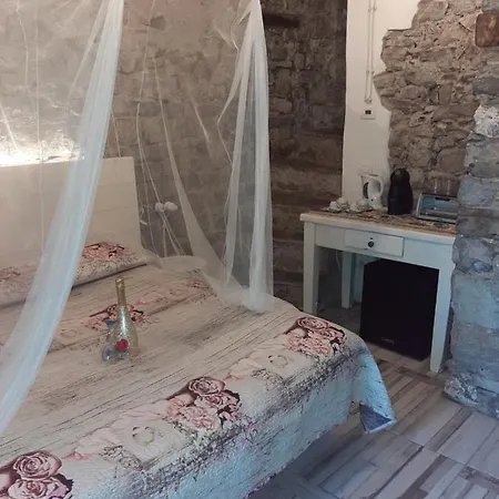 La Grotta Dell'antica Calvasino - Jacuzzi Πανσιόν