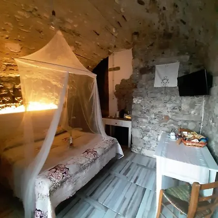 La Grotta Dell'antica Calvasino - Jacuzzi Πανσιόν Lezzeno